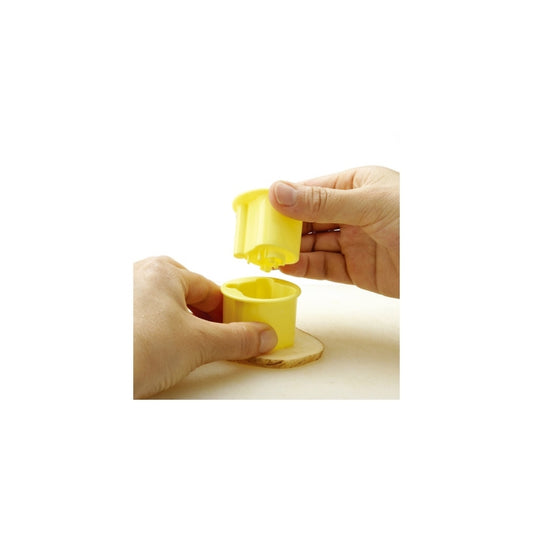 Disney Store - Winnie the Pooh Vegetable Cutter [Set of 2] LKVN1 - Kitchen accessory